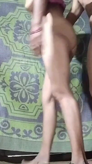 Desi Kunwari Bhabhi Ki Uske Ghar Jakar Ki Chudai