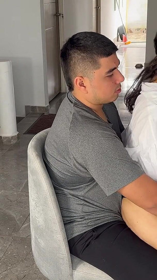 Mi Amiga La Latina Me Invita a Follarla Con Sus Ricas Nalgas