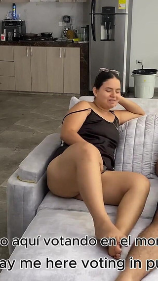 Mi Vecino Aprovecha Que Le Pido Ayuda Y Me Folla Duro