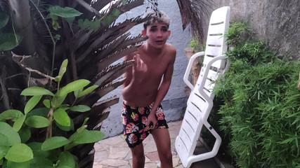 Stepmother Seduces Her Boyfriend with Her Huge Ass in Front of His Friend