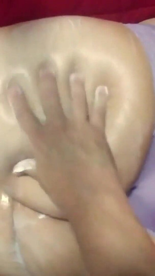 Housewife big butt getting a massage from husband Karina and Lucas