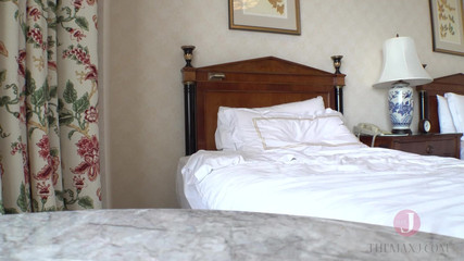 Flirting with a Boyish and Pure Girl and Having Sex with Her as It Is.