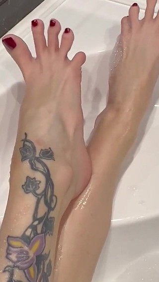 Feet in Bathtub and Footjob with Dildo