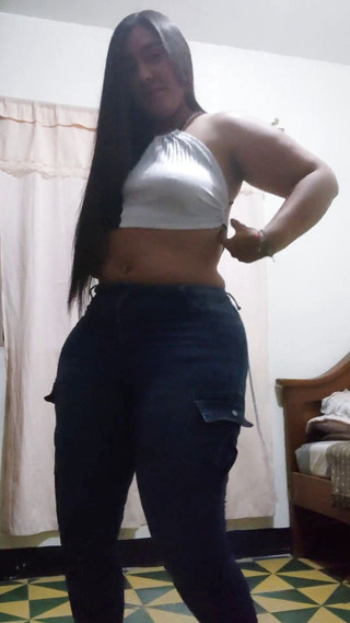 alone at home I masturbate before someone arrives more