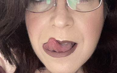 Elianna wants your cum