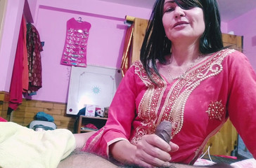 Stepmom Wants to Watch How Her Stepson Cock Behaves