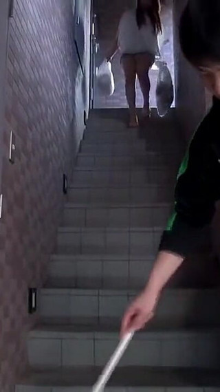 The Alluring Young Wife I Meet Every Morning at the Garbage Dump.