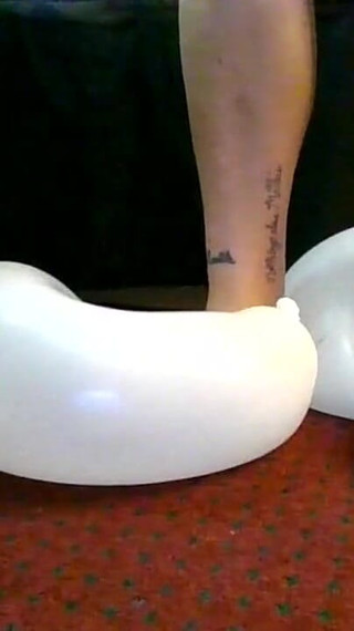 Flip Flops Popping Balloons