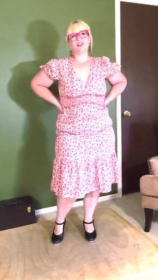 BBW Striptease Dancing and Jiggling Her Fat Body Showing off Her Curves and Talking Dirty