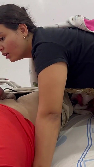 Hijastro Caliente Se Folla a La Madrastra MILF Con Gran Culo