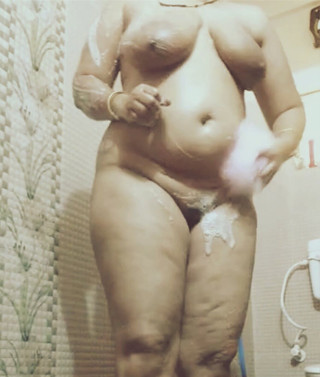 Chubby Boobs Under Shower