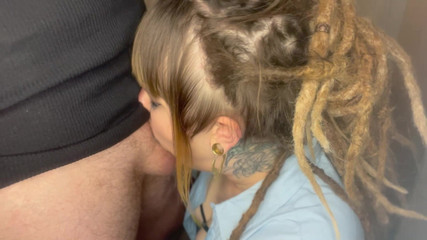 Nerdy All Natural Girl Gives Good Sloppy Deepthroat