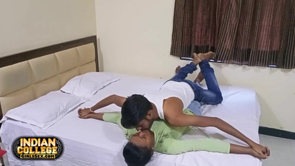 Indian College Student Fucking Hard During Their Studies Giving Each Other Sex Lesson