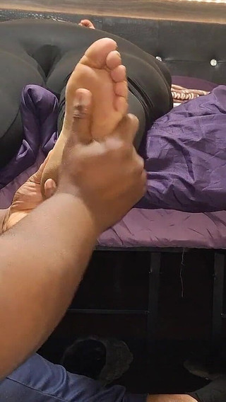 SSBBW New Orleans Finest Jackie's Size 10 Feet Gets Sucked on with Her Explosive Foot Job