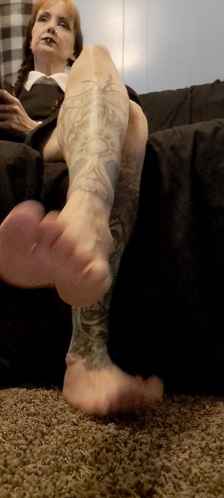 Wednesday Foot Ignore - Cosplay Fetish