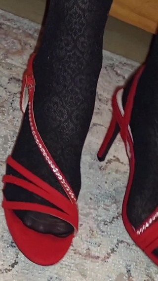 Selena's Close up Blowjob, Feet Posing and Worship