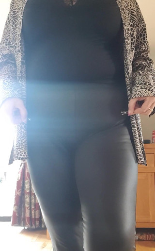 Just on my way out to watch the rugby...but I just couldn't stop to show you what I'm wearing