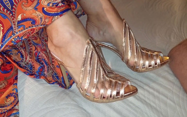 Selena's Feet Worship and Posing in Heels