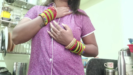 New Hot Bhabhi Ki Kitchen Chudai in Hindi