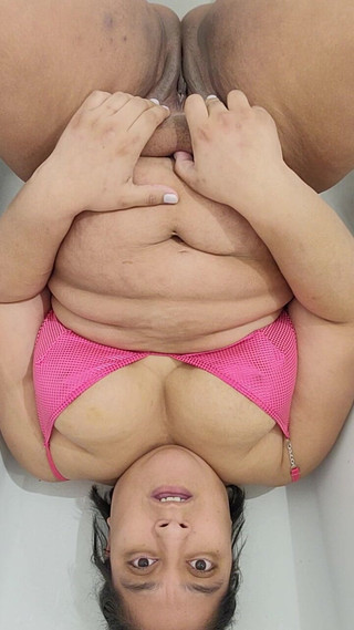 Beautiful Latina Piss in Her Face with an Opened Mouth