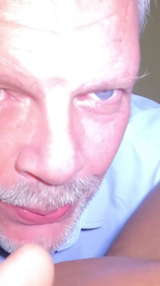 Cheating MILF Calls Her Lover to Come Eat Her Pussy