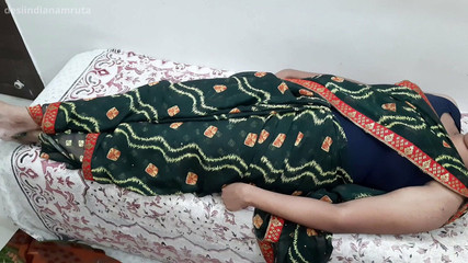 Beautiful Indian Green Saree Stepaunty Does Fingering, Boob Press & Receives Cumshot From Devar