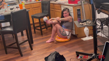 Luna Luxxx Teasing in a Black and White Classic Scene