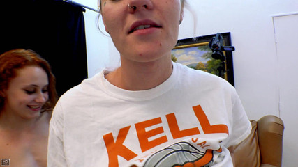 Sexy lesbian birthday surprise pussy eating