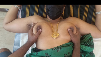 Green Colour Saree Stepaunty Hot Romance Viral Video 3